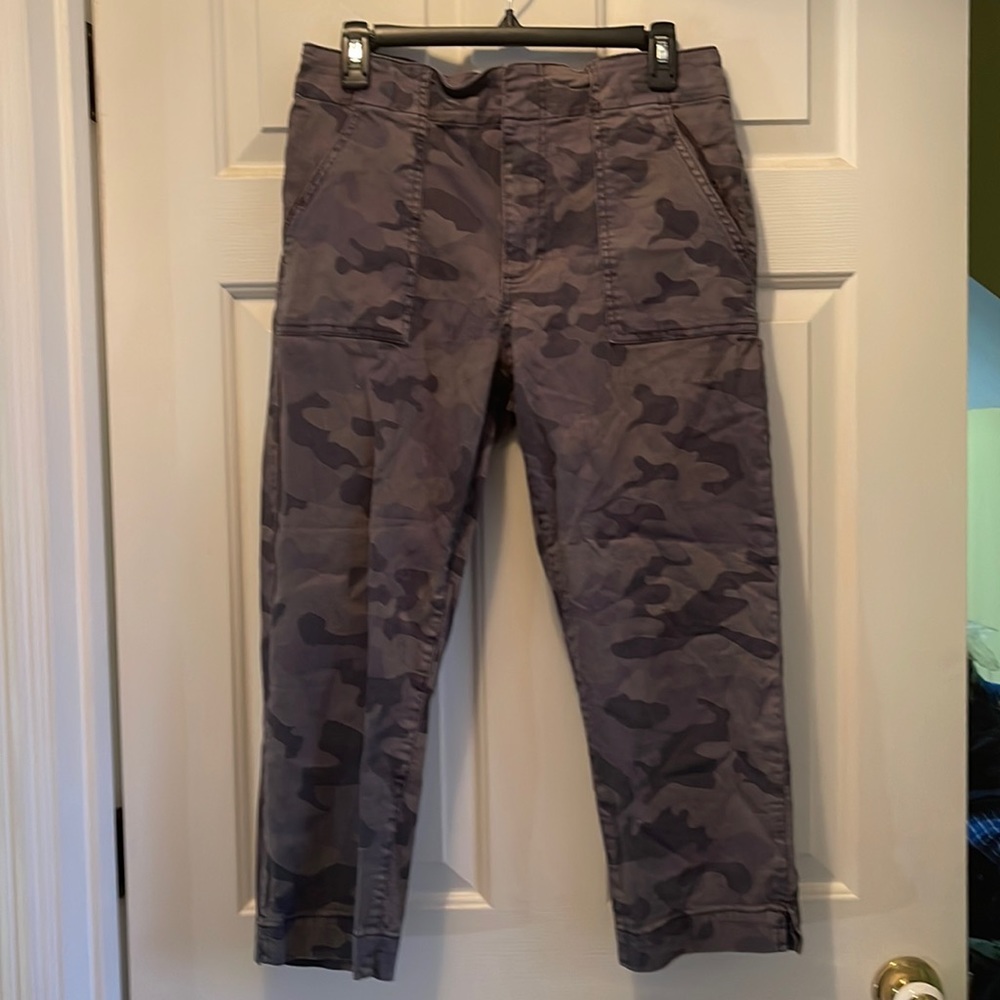 KUT camo capris